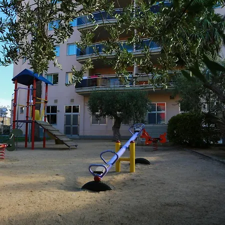 Pineda Park * La Pineda